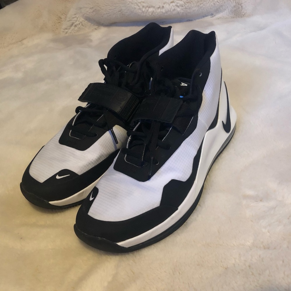 Mens size 11 Nike